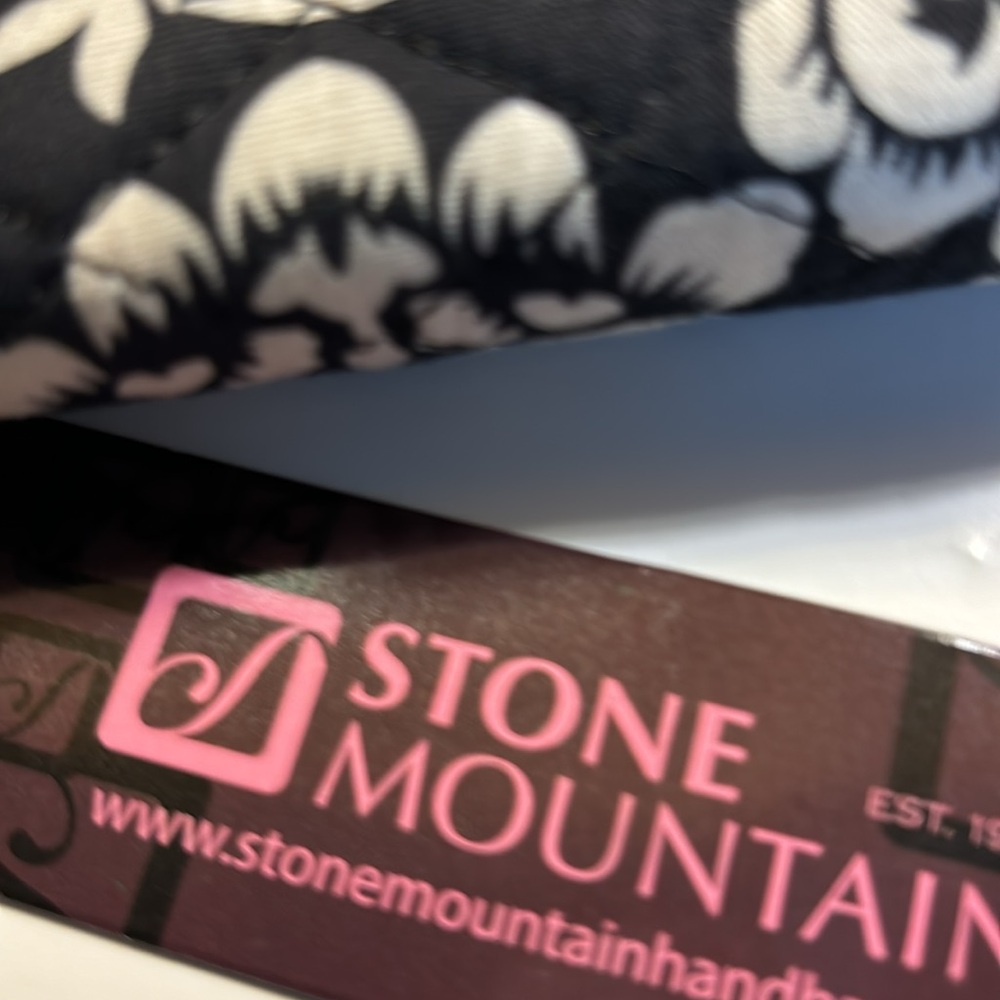 Stone Mountain wristlet/clutch black and white floral print NWT - Picture 5 of 5